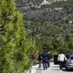 Λουτράκι: Συνελήφθη και η μητέρα του ανήλικου δράστη – Τι ανακοίνωσε η ΕΛΑΣ για το φονικό