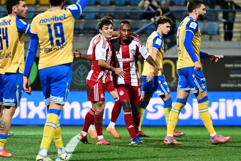 Super League: Άνετο πέρασμα με 3-0 του Ολυμπιακού επί του Αστέρα μέσα στην Τρίπολη και πάτησε κορυφή