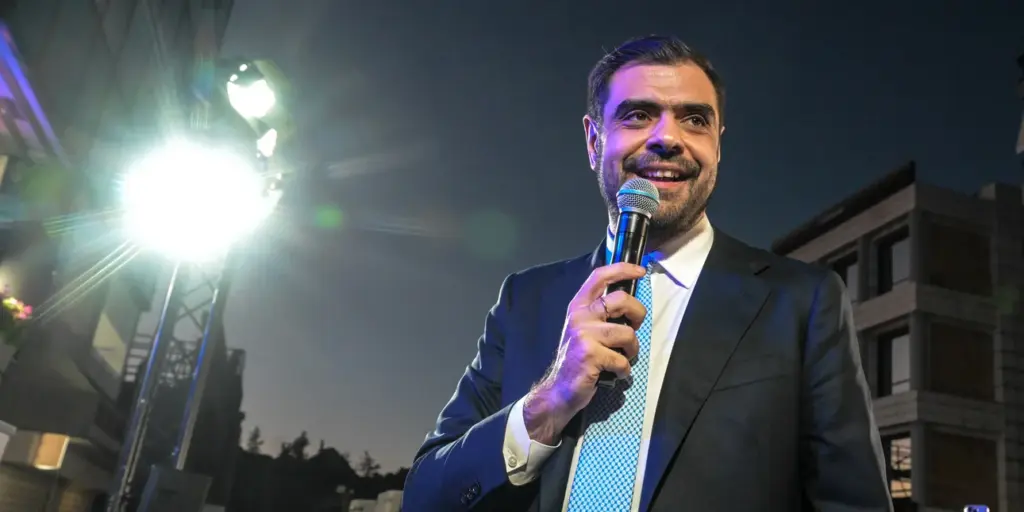 Παύλος Μαρινάκης: Πλήθος κόσμου στα εγκαίνια του πολιτικού του γραφείου στο Νέο Ψυχικό [εικόνες και βίντεο]