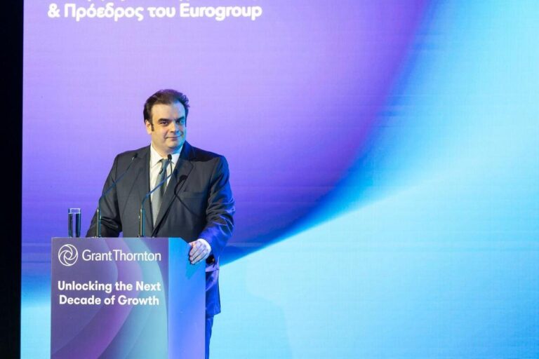 Πιερρακάκης από Κρήτη: Συνομιλούμε επί ίσοις όροις – Στόχος μια ισχυρή οικονομία με αυτοπεποίθηση