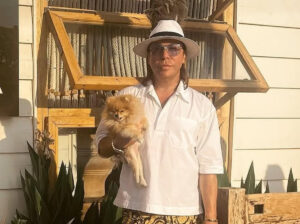 J2US: Σκοτώθηκε το σκυλάκι του Τρύφωνα Σαμαρά στα παρασκήνια του σόου [βίντεο]