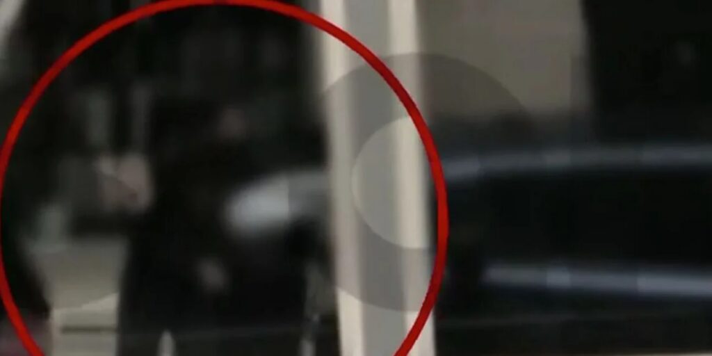 Αμπελόκηποι: Προσποιούνταν τους υπαλλήλους του ΔΕΔΔΗΕ και μπήκαν σε σπίτι ηλικιωμένης – Τους έ