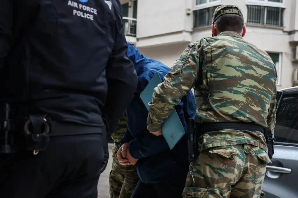 Υπόθεση κατασκοπείας: Προφυλακίστηκε ο Σμήναρχος μετά από τη μαραθώνια απολογία στο Αεροδικείο ̵