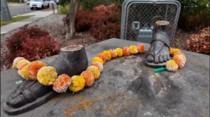 Σοκ στη Μελβούρνη: Άγνωστοι άρπαξαν το μπρούτζινο άγαλμα του Μαχάτμα Γκάντι [βίντεο]