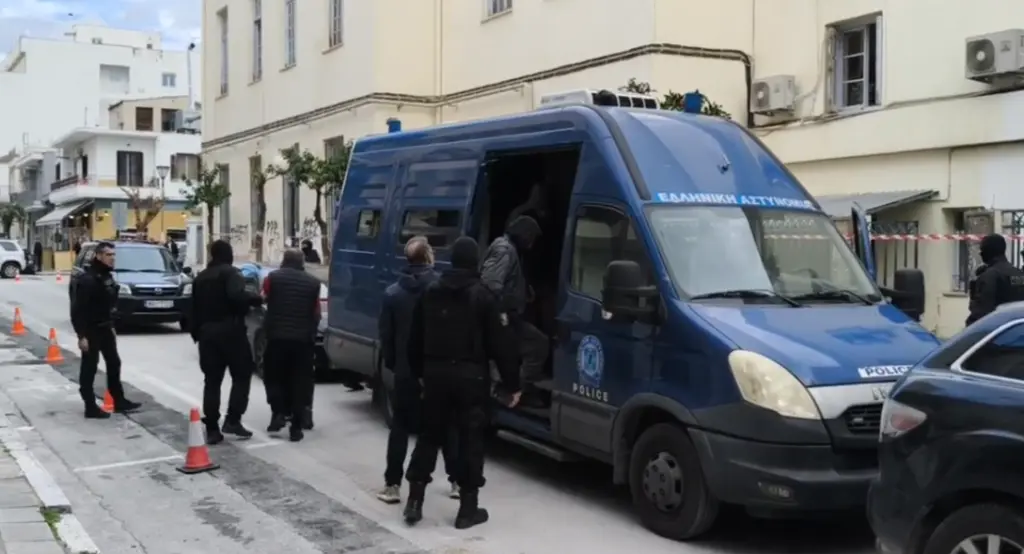 Μαγνησία: Στον εισαγγελέα 13 μέλη εγκληματικής οργάνωσης για διακίνηση ναρκωτικών