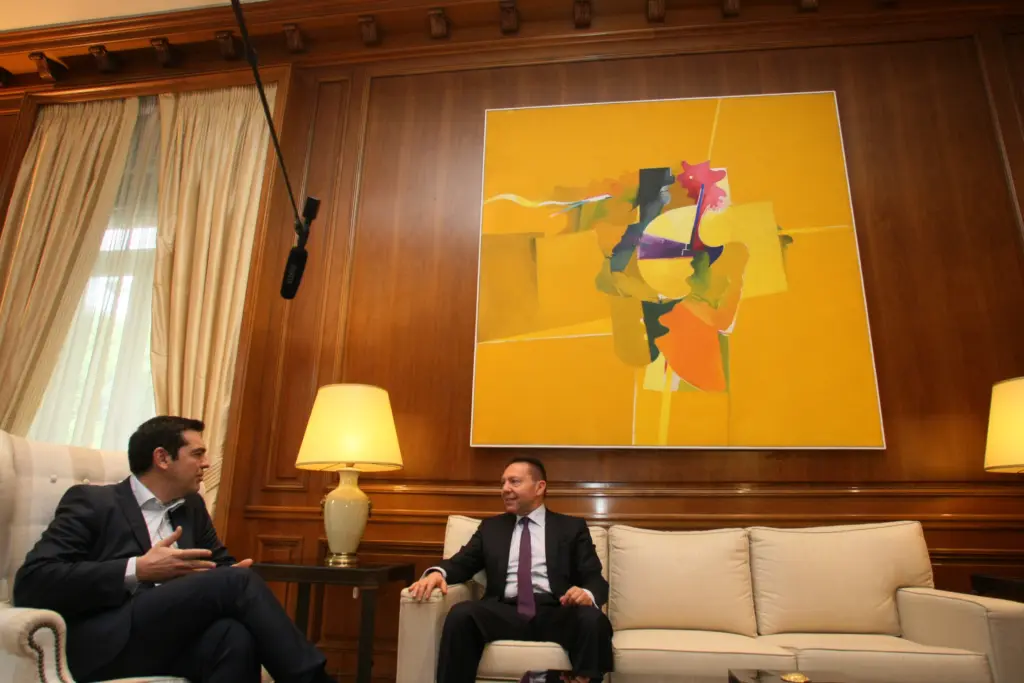 Πώς ο Στουρνάρας κατατρόπωσε τον Τσίπρα – Τα capital controls, το τρίτο μνημόνιο και η σκευωρί