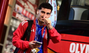 Ο Τσικίνιο ανανέωσε έως το 2029: Όταν φοράς τη φανέλα του Ολυμπιακού θέλεις πάντα να κερδίζεις τίτλους