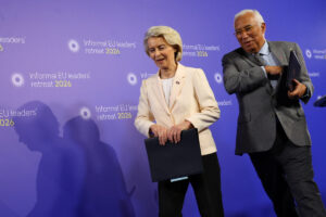Η ΕΕ ανοίγει τον δρόμο για την ένταξη της Ουκρανίας και της Μολδαβίας
