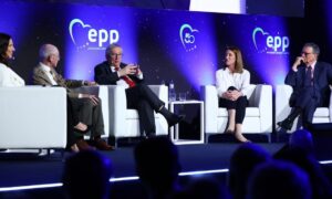 Ιστορία επιτυχίας η Ελλάδα