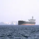 Στενά του Ορμούζ: Δεύτερο πλοίο χτυπήθηκε από «άγνωστο βλήμα» – Ανησυχία για τη ναυσιπλοΐα από την εμπόλεμη κατάσταση