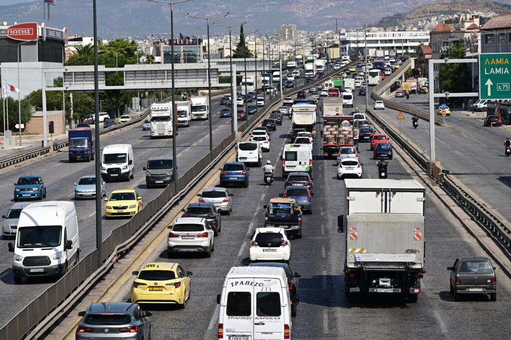 Κίνηση: Χάος στους δρόμους της Αθήνας – Σταματημένος ο Κηφισός – Καθυστερήσεις στην Αττική Οδό