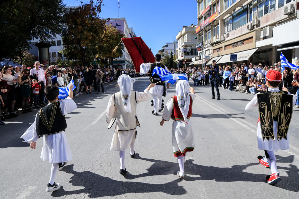 25η Μαρτίου: Πώς θα τιμηθεί από τα σχολεία – Πότε γίνεται η γιορτή – Τι ισχύει για απουσίες και παρέλαση μαθητών