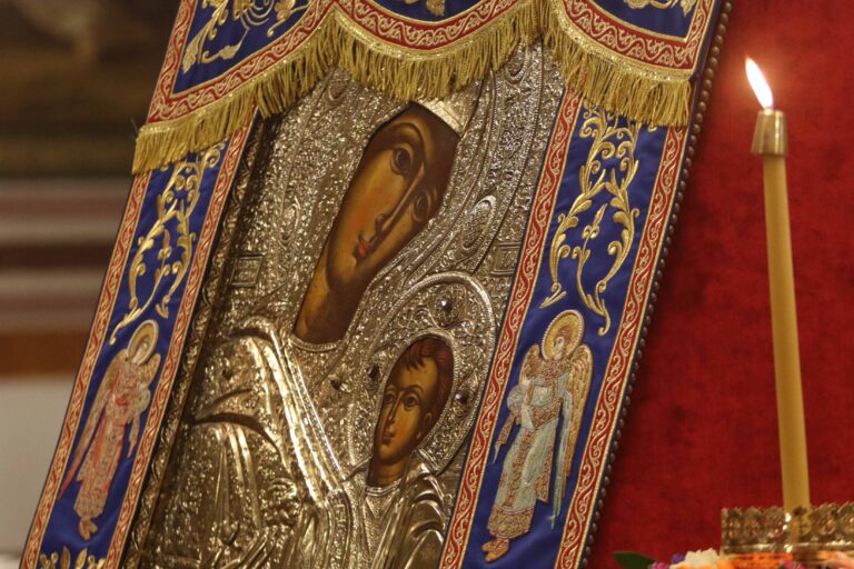 Δ’ Χαιρετισμοί της Παναγίας: Τι ώρα αρχίζει η ακολουθία του Ακάθιστου Ύμνου