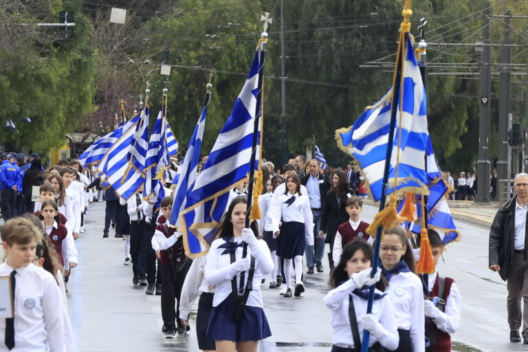 28η Οκτωβρίου: Πού ακυρώνονται οι μαθητικές παρελάσεις λόγω της κακοκαιρίας – Οι ανακοινώσεις των Δήμων
