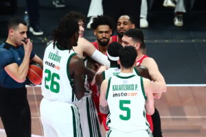 Παναθηναϊκός – Ολυμπιακός: Δείτε γιατί αποβλήθηκαν Ναν και Ντόρσεϊ [βίντεο]
