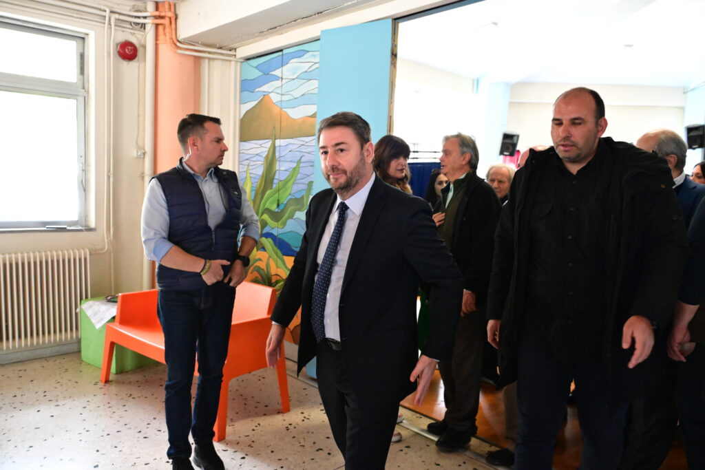 ΠΑΣΟΚ: Σε εξέλιξη οι εκλογές αντιπροσώπων για το συνέδριο