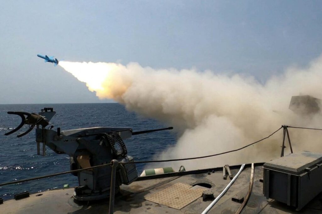 CENTCOM: Ο στρατός των ΗΠΑ κατέστρεψε 17 πλοία – Έπληξε 2.000 στόχους στο Ιράν από την έναρξη του πολέμου