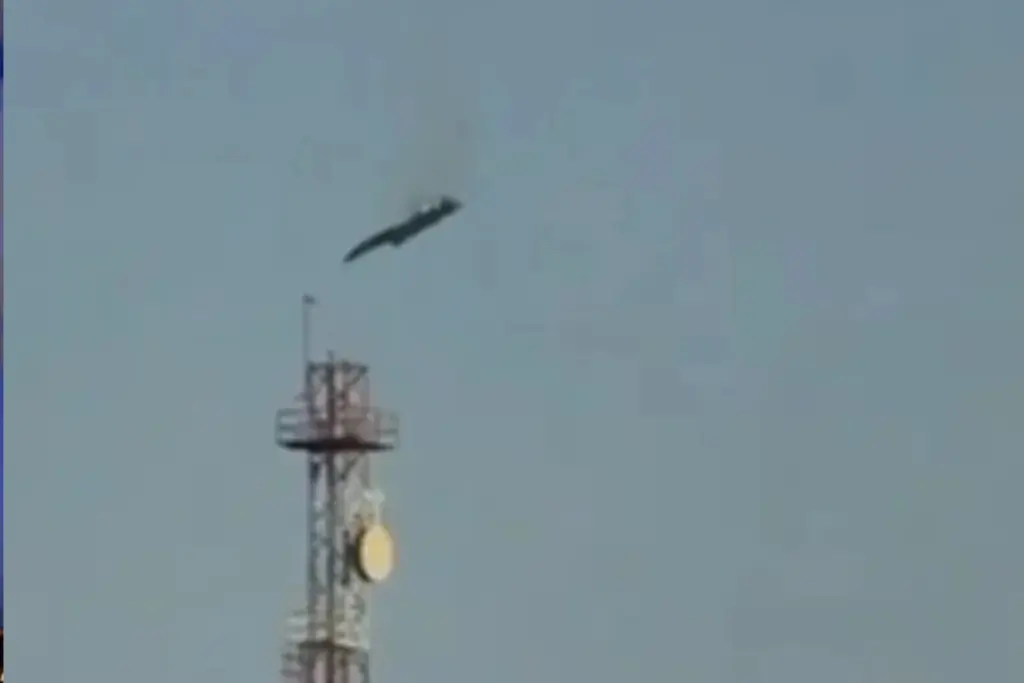 Συγκλονιστικό βίντεο με την πτώση F-15 στο Κουβέιτ – Αμερικανικό λέει το Ιράν