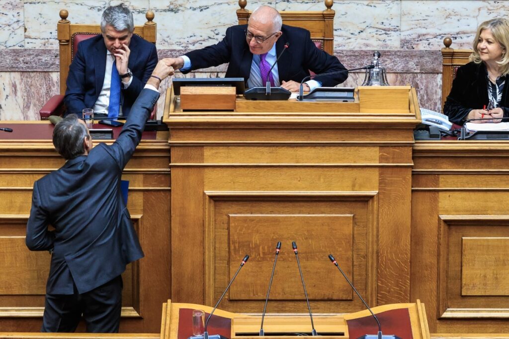 Τα γενέθλια του Κυριάκου Μητσοτάκη, οι ευχές Κακλαμάνη και το… γλυκό με στέβια