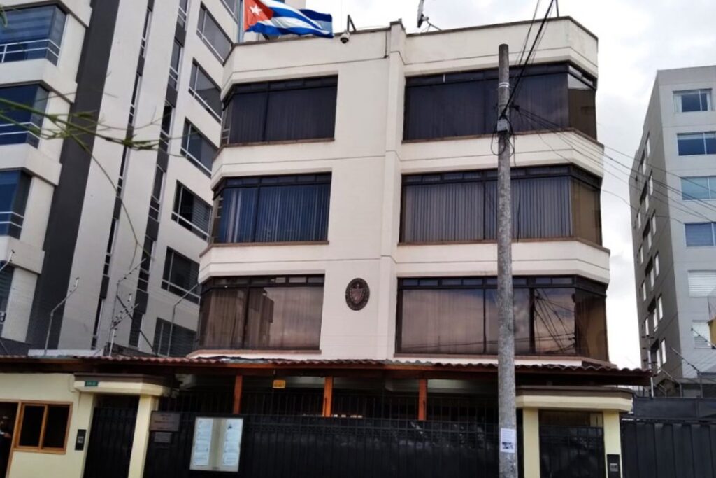 Ισημερινός: Απελαύνει τον πρεσβευτή της Κούβας και τα υπόλοιπα μέλη της διπλωματικής αποστολής