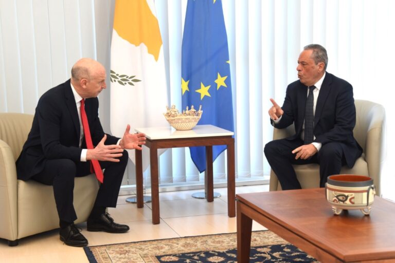 Βρετανός Υπουργός Άμυνας: «Σταθερή η φιλία Ηνωμένου Βασιλείου-Κύπρου απέναντι στις ιρανικές απειλές»