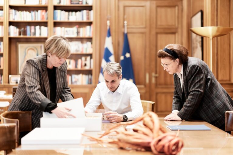 Μητσοτάκης για φωτογραφίες Καισαριανής: «Ένιωσα συγκίνηση, ρίγος αλλά και υπερηφάνεια»