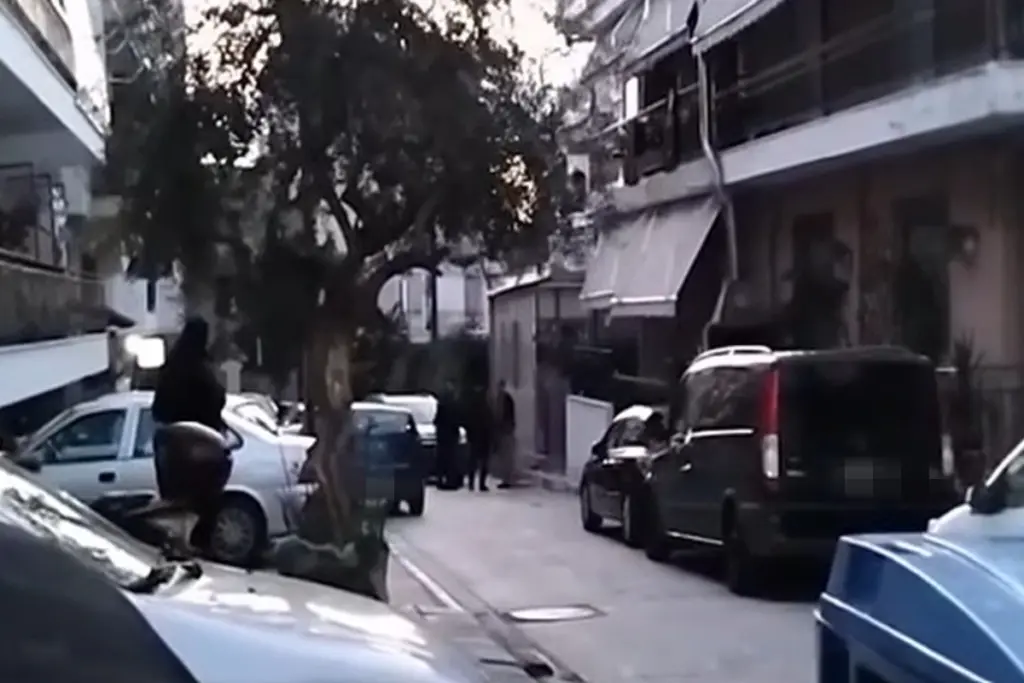 Θεσσαλονίκη: Δεν έδειξαν κάτι τα νύχια και το τηλέφωνο της 59χρονης που δολοφονήθηκε στον Εύοσμο