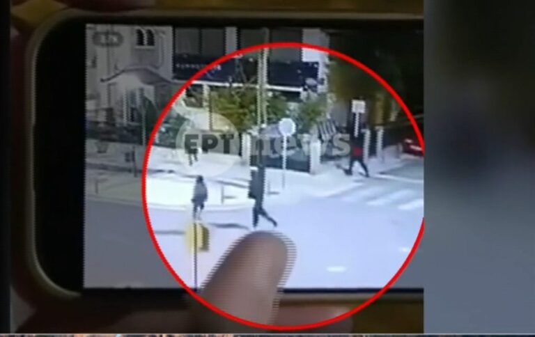 Δολοφονία στην Καλαμαριά: Η στιγμή που ο 20χρονος καταρρέει μετά τη φονική συμπλοκή [Νέο βίντεο]