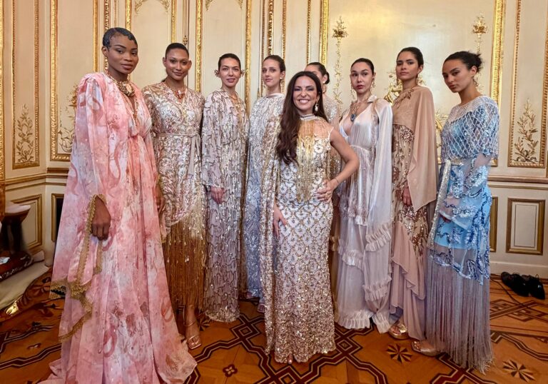 Paris Fashion Week: Λαμπερό Fashion Show της «MYA Collection» της Δήμητρας Νίκα