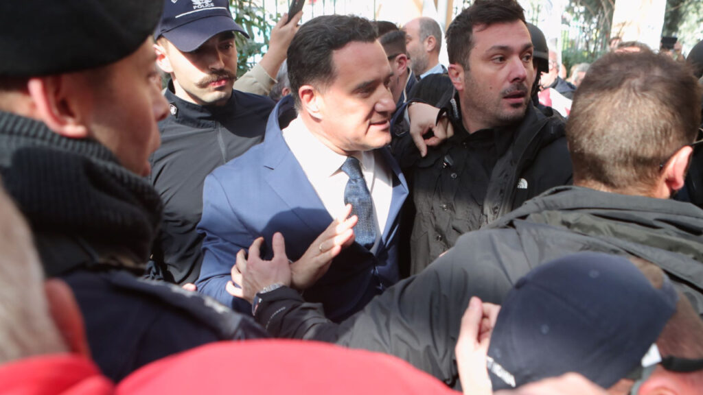 Η κουλτούρα του «ντου» που επικρατεί παντού