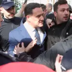 Η κουλτούρα του «ντου» που επικρατεί παντού