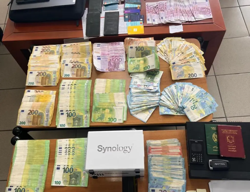 Κύκλωμα εμπορίας ανθρώπων σε Κρήτη, Αττική και Βοιωτία: Πώς παγίδευαν αλλοδαπούς και τους κρατούσαν 