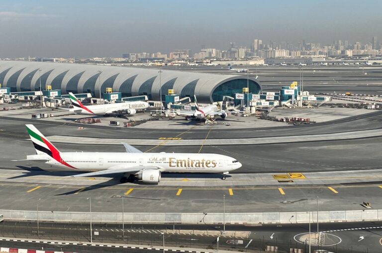 Emirates: Όλες οι προγραμματισμένες πτήσεις από και προς το Ντουμπάι παραμένουν σε αναστολή