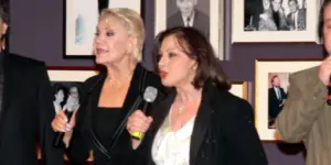 Ο αποχαιρετισμός της Χαρούλας Αλεξίου στην Μαρινέλλα