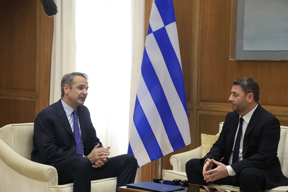 Μητσοτάκης σε Ανδρουλάκη: Προτεραιότητα ο επαναπατρισμός των εγκλωβισμένων Ελλήνων – Η σημαία και η καρδιά μας βρίσκεται στην Κύπρο