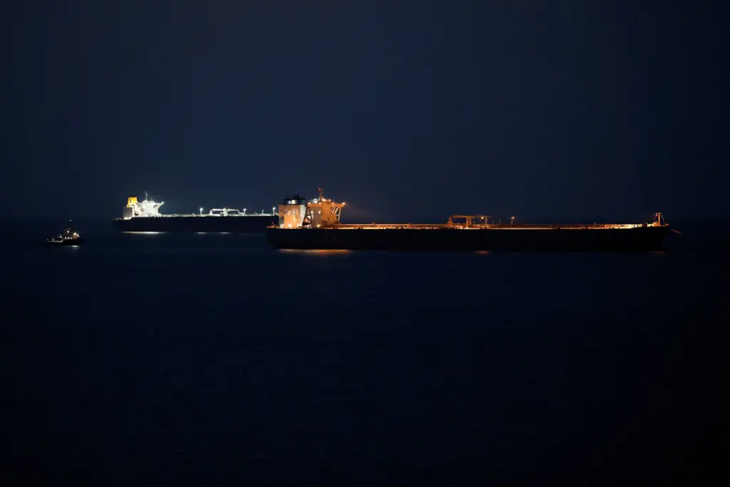 Νέες κυρώσεις στο Ιράν αν δεν ανοίξουν τα Στενά του Ορμούζ – Χρήση βίας ζητούν χώρες του Κόλπου