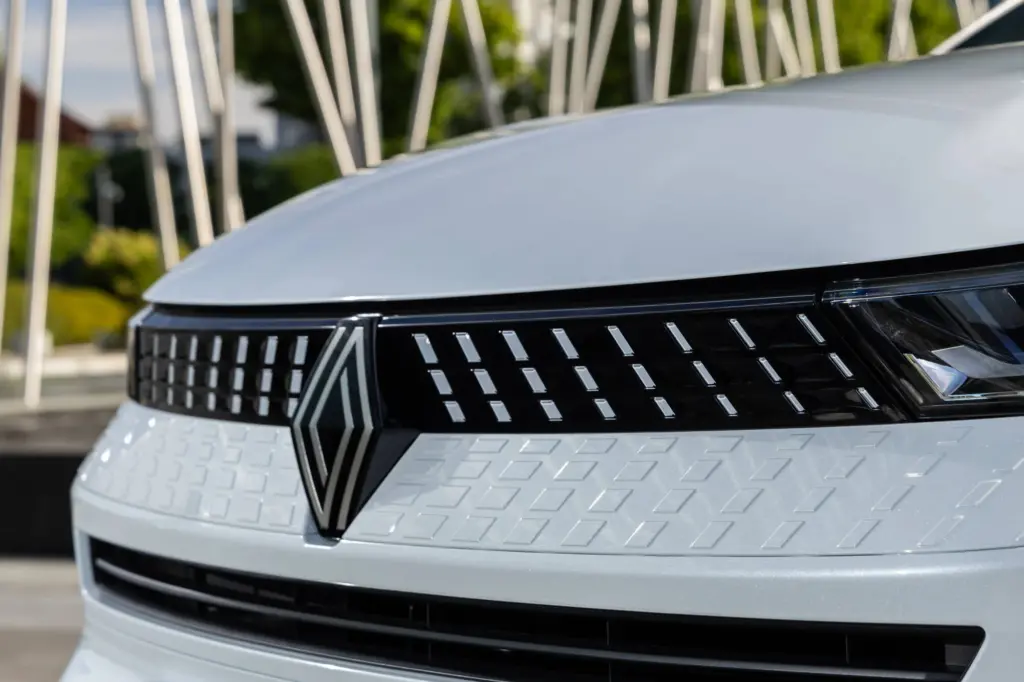 Νέα βασική έκδοση για το SUV της Renault στην Ελλάδα – Τιμή από 20.900 ευρώ