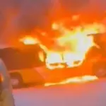 Τραγωδία στην Ελβετία: Άνδρας αυτοπυρπολήθηκε μέσα σε λεωφορείο ταχυδρομείου – Πολλοί νεκροί και τραυματίες