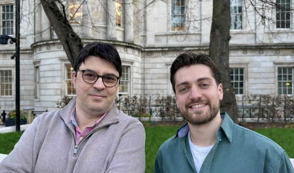Η Tacit, τεχνοβλαστός του UCL από Έλληνες ερευνητές, εξασφαλίζει επένδυση για την εμπορική αξιοποίηση Agentic AI Digital Twins σε Έξυπνα Κτίρια
