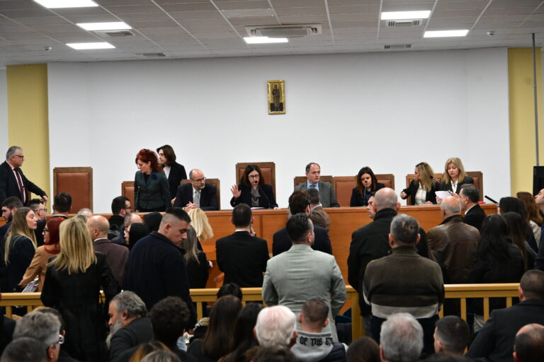 Τέμπη: Συνεχίζεται η δίκη στη Λάρισα – Οι παρεμβάσεις για βελτίωση της αίθουσας – Ποιοι θα βρίσκονται μέσα