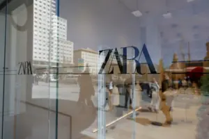 Zara: O Τζον Γκαλιάνο στην Inditex – Ο πρώην σχεδιαστής του Dior στον ισπανικό κολοσσό