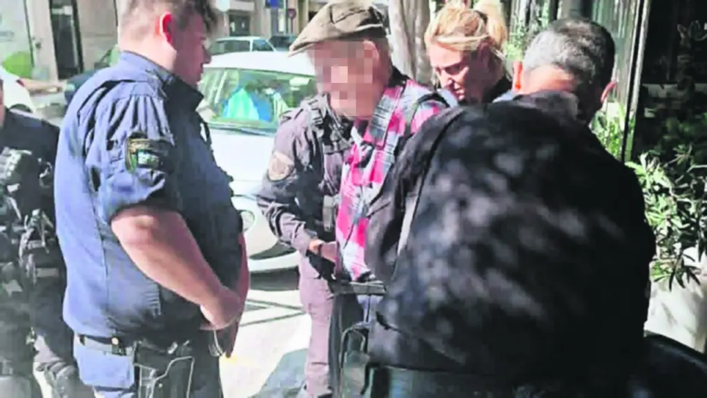 Προφυλακιστέος ο 89χρονος για την ένοπλη επίθεση σε ΕΦΚΑ και Πρωτοδικείο – Ζήτησε να αποζημιώσ