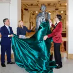 Στην Όπερα του Σάο Πάολο το εμβληματικό γλυπτό του Νίκου Φλώρου με τη μορφή της Μαρίας Κάλλας
