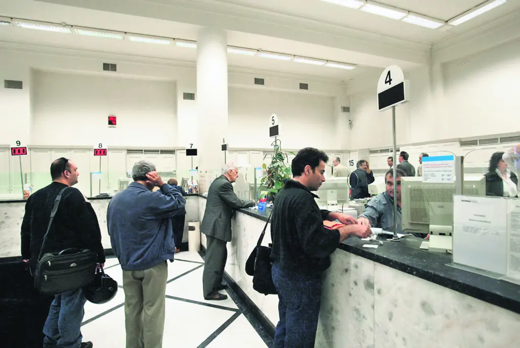 Πώς η τεχνητή νοημοσύνη αλλάζει τη λειτουργία σε τράπεζες, πληρωμές και κράτος