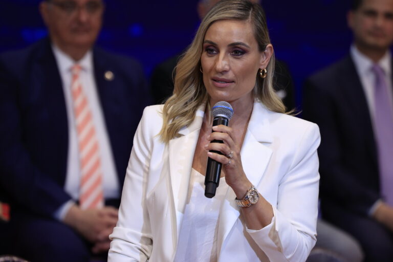 Ελεονώρα Μελέτη: Η οργισμένη απάντησή της για τις καισαρικές – «Δεν είμαστε δειλές μητέρες»