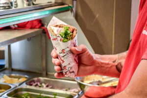 Σουβλάκι: Στα ύψη το έδεσμα - Στην Αθήνα η τιμή φτάνει τα 4,5€ - Ίσως στα 5€ μετά το Πάσχα