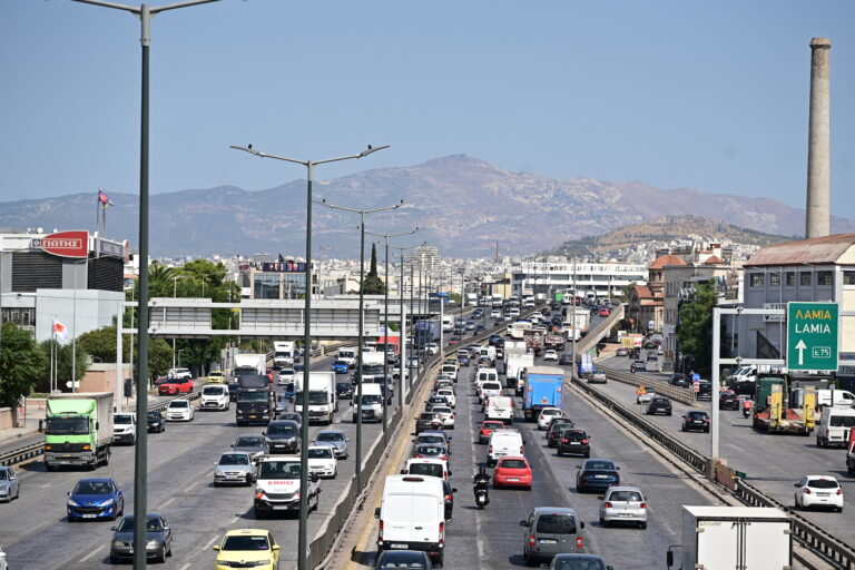 Κίνηση τώρα: «Κόλαση» σε Κηφισό και Κηφισίας – Καθυστερήσεις έως 45 λεπτά και έλεγχοι της Τροχαίας