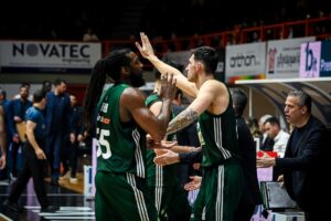 Basket League: Άνετη νίκη του Παναθηναϊκού με 96-63 επί του Προμηθέα μέσα στην Πάτρα παρά τις 7 απουσίες των «πρασίνων» [Βίντεο]
