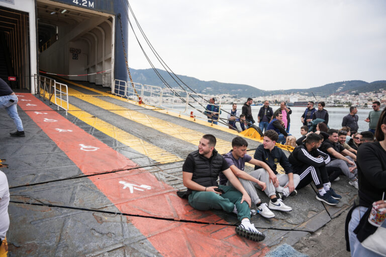 Χάος στη Μυτιλήνη: Μπλόκο σε κρίσιμο εξοπλισμό για τον αφθώδη πυρετό – Καθυστερούν τα μέτρα