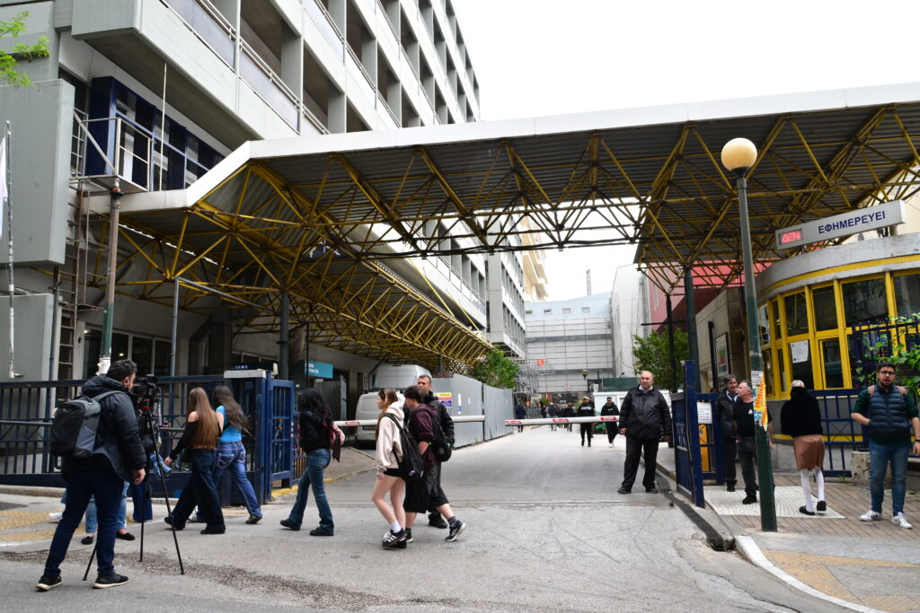 Ρήξη ανευρύσματος εγκεφάλου: Τα ύπουλα συμπτώματα που δεν πρέπει να αγνοήσεις – Πότε κινδυνεύει η ζωή
